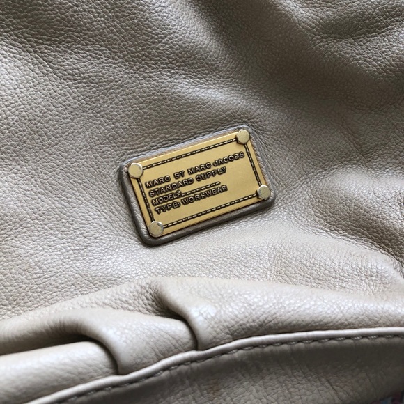 Marc Jacobs Leather Crossbody Bag - Picture 2 of 12